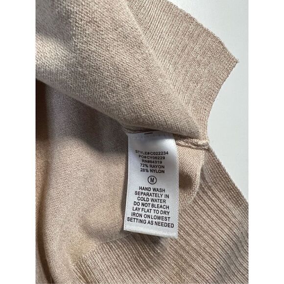 Cyrus Women’s Medium Beige Sleeveless V-neck - Picture 7 of 7